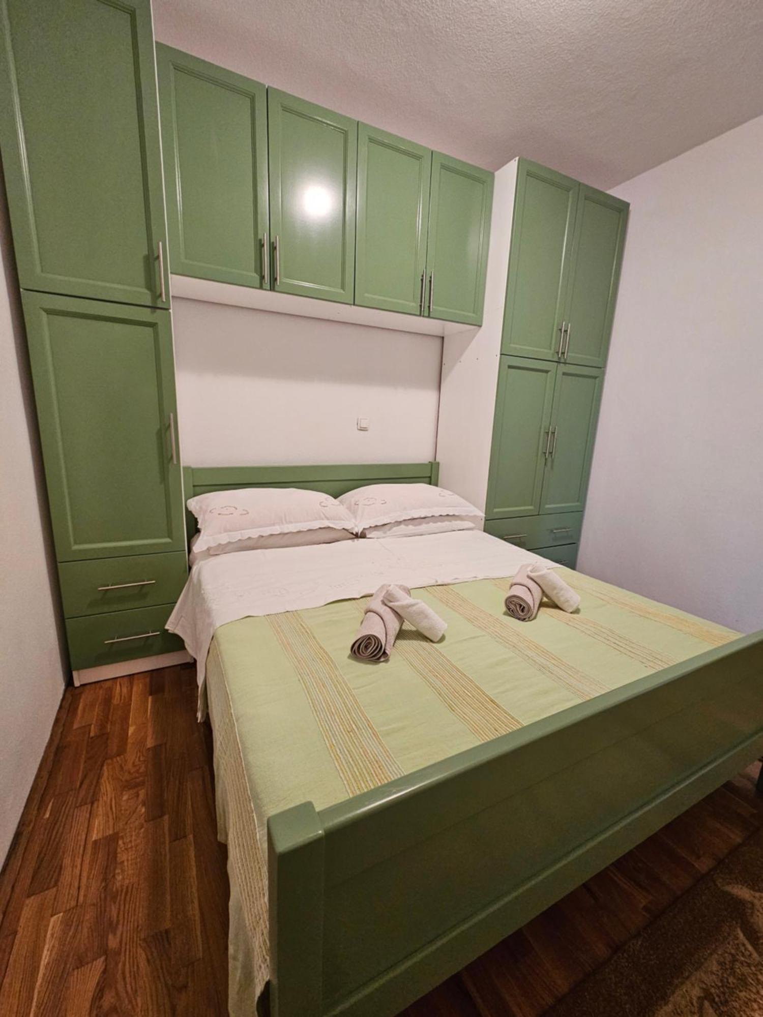 Apartmani Natasa 로크바 로고즈니차 외부 사진