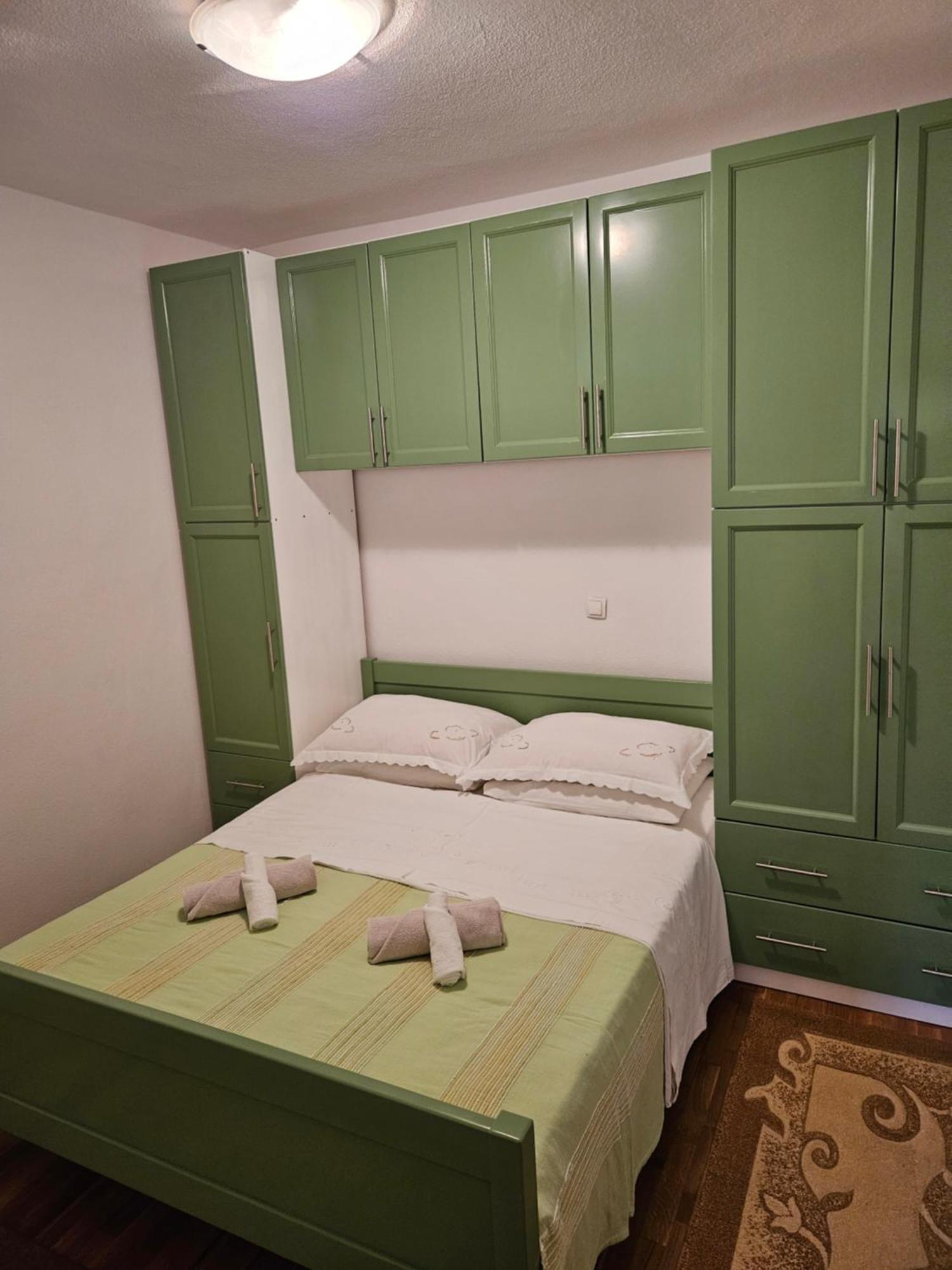 Apartmani Natasa 로크바 로고즈니차 외부 사진