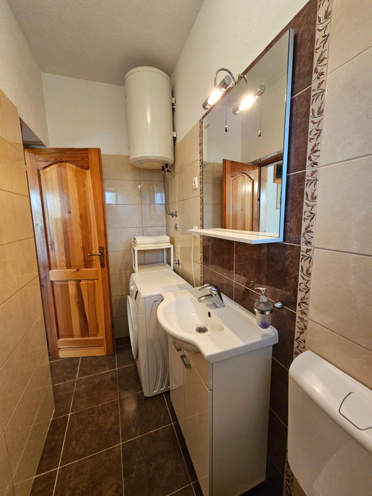 Apartmani Natasa 로크바 로고즈니차 외부 사진