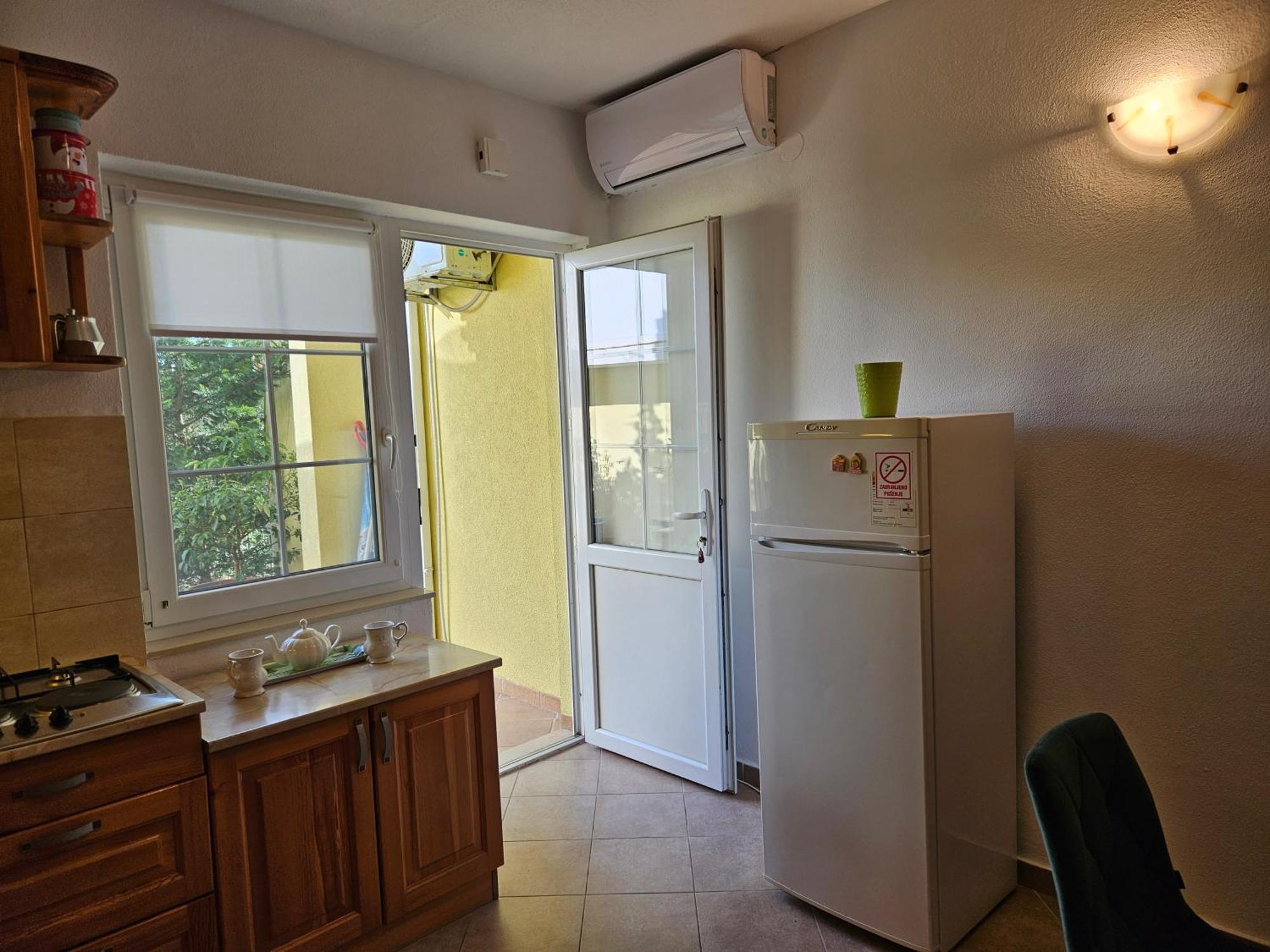 Apartmani Natasa 로크바 로고즈니차 외부 사진